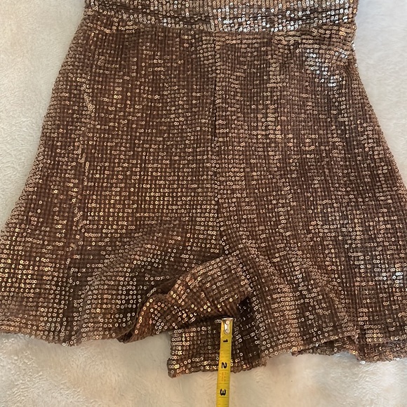 Gold sequin romper - Picture 9 of 11